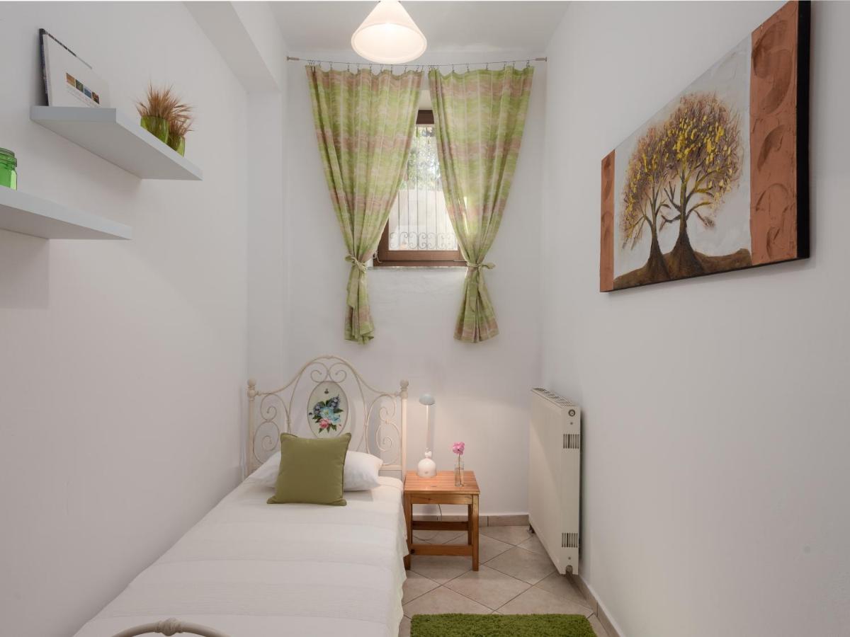 Aura Traditional Apartment Prinés Eksteriør billede