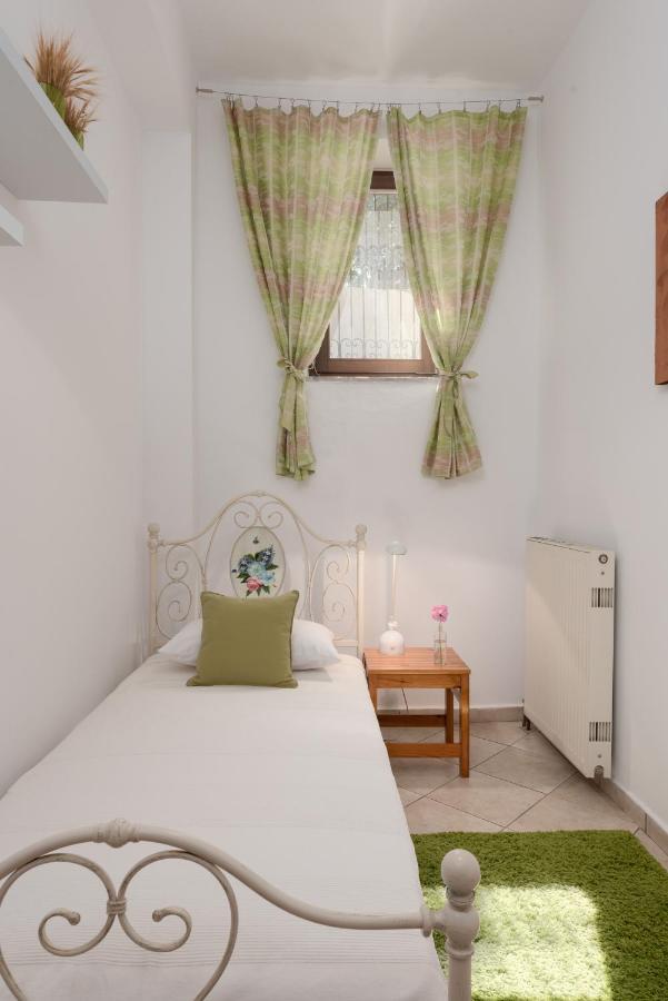 Aura Traditional Apartment Prinés Eksteriør billede
